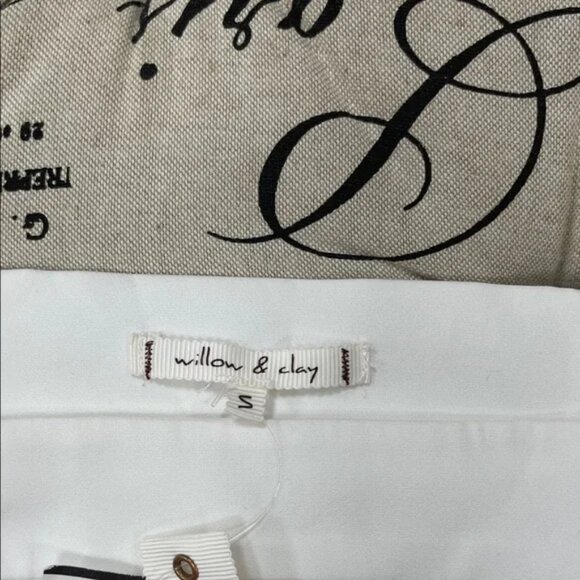 Willow & Clay Pompom Top - Picture 3 of 12